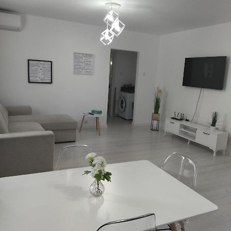 Apartament Max. Confort Tulcea Exterior foto